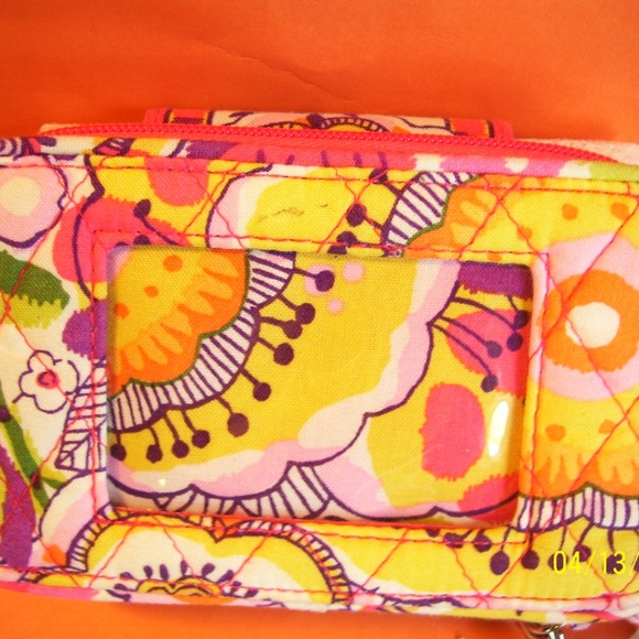 Vera Bradley Smartphone Wristlet Wallet Clementine - Picture 4 of 6